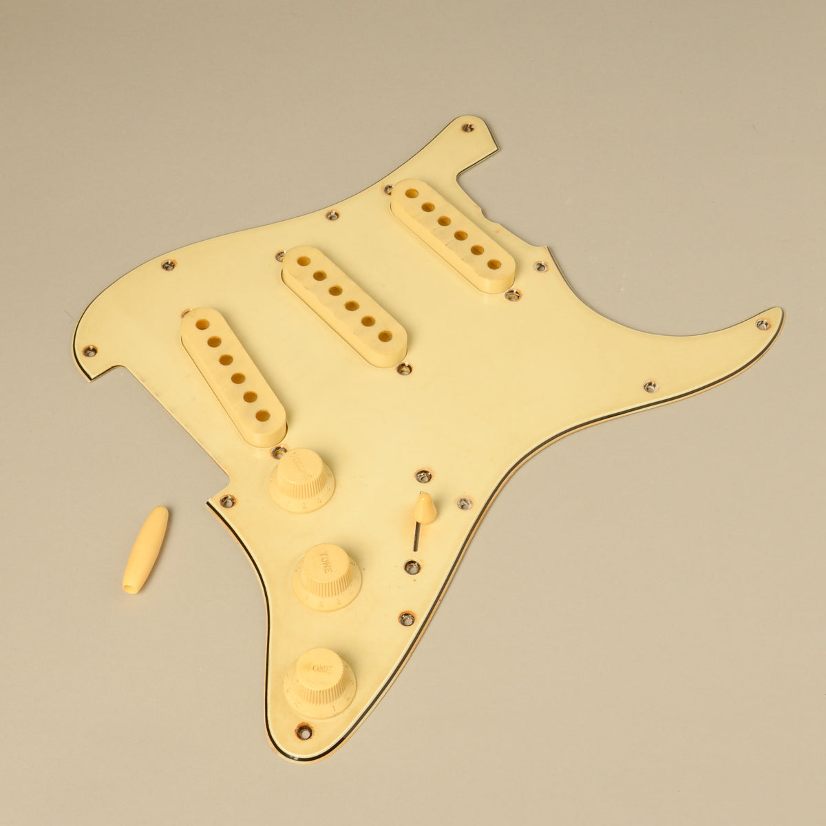 GE0797 '62 Parchment Scratchplate Set