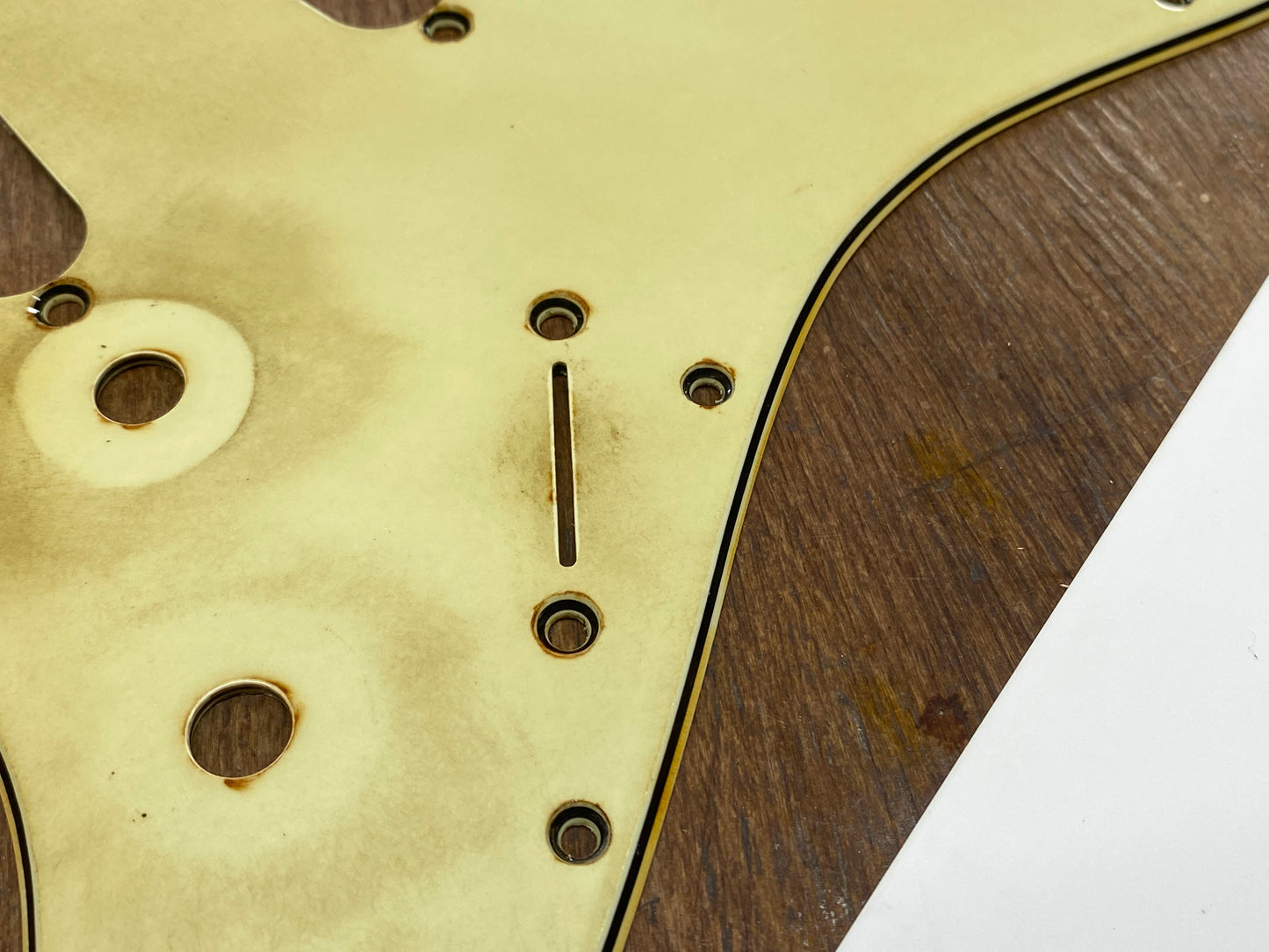 Aged "Mint" Scratchplate GE0228
