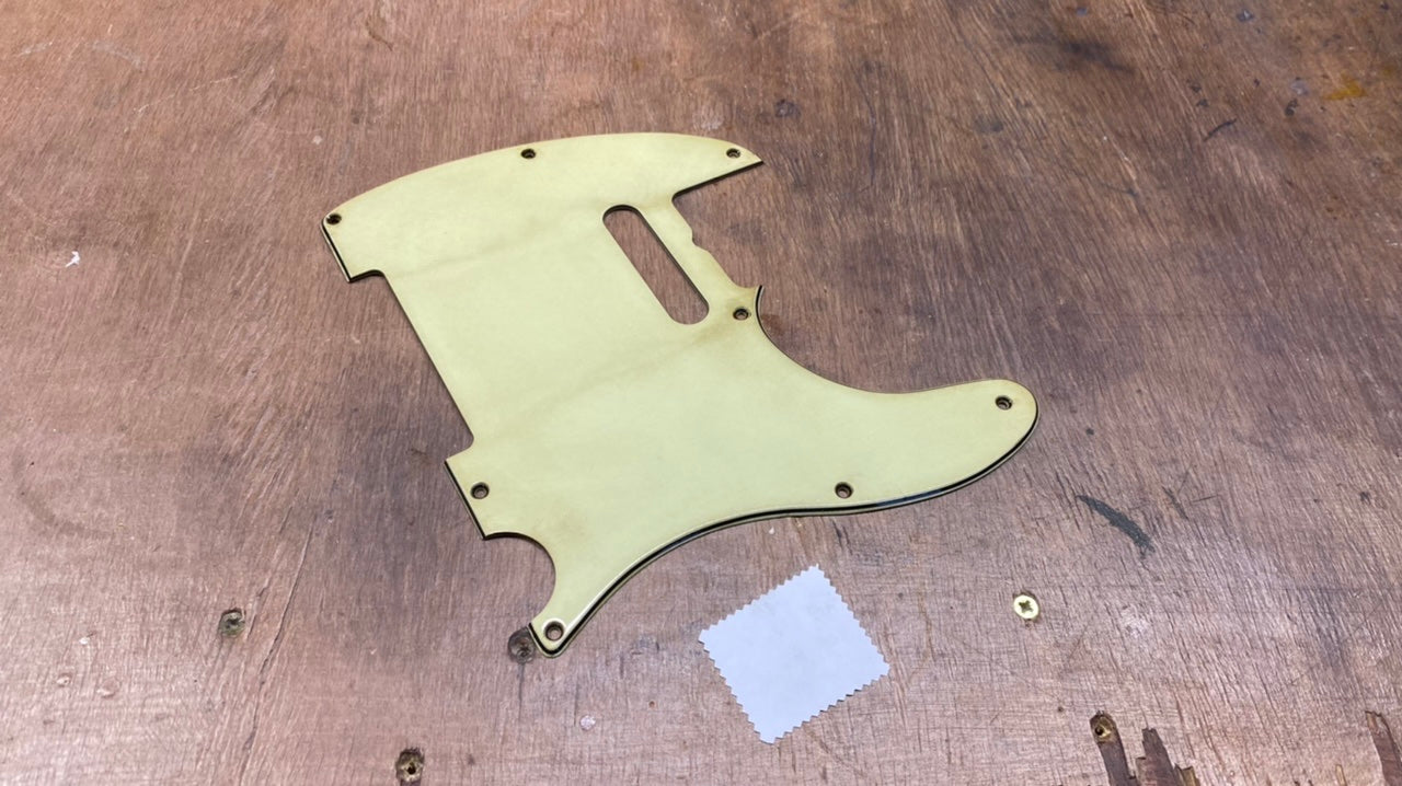 TC Pickguard GE0328