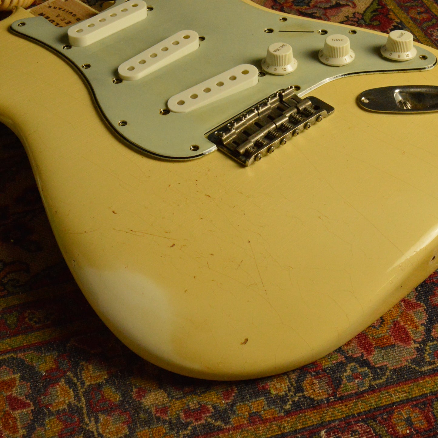 Oly White SC Body GE0435