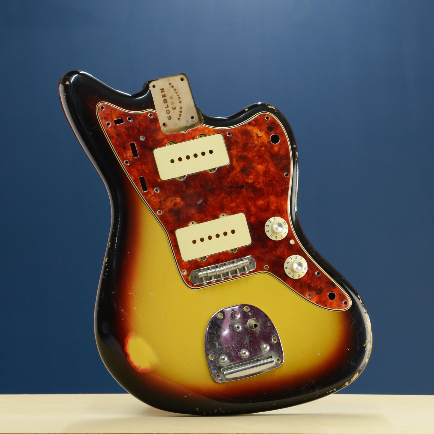 UV Faded 3 Tone Sunburst JM Body GE0578