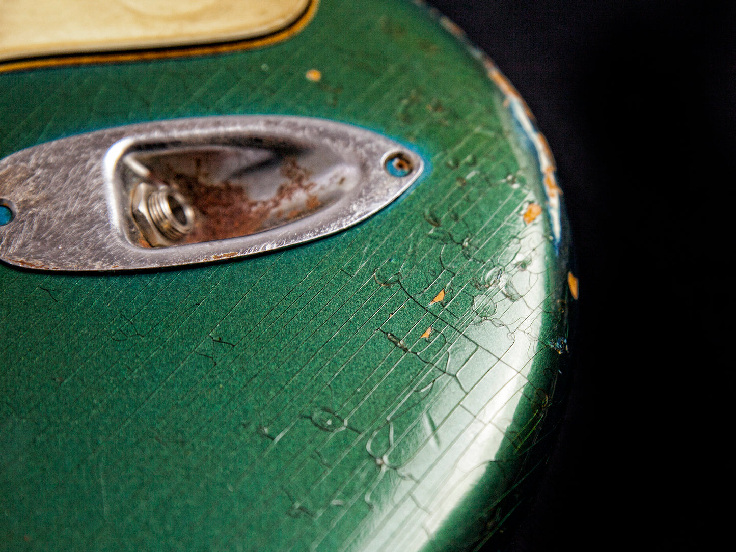 Lake Placid Blue S Body GE0222 and Scratchplate
