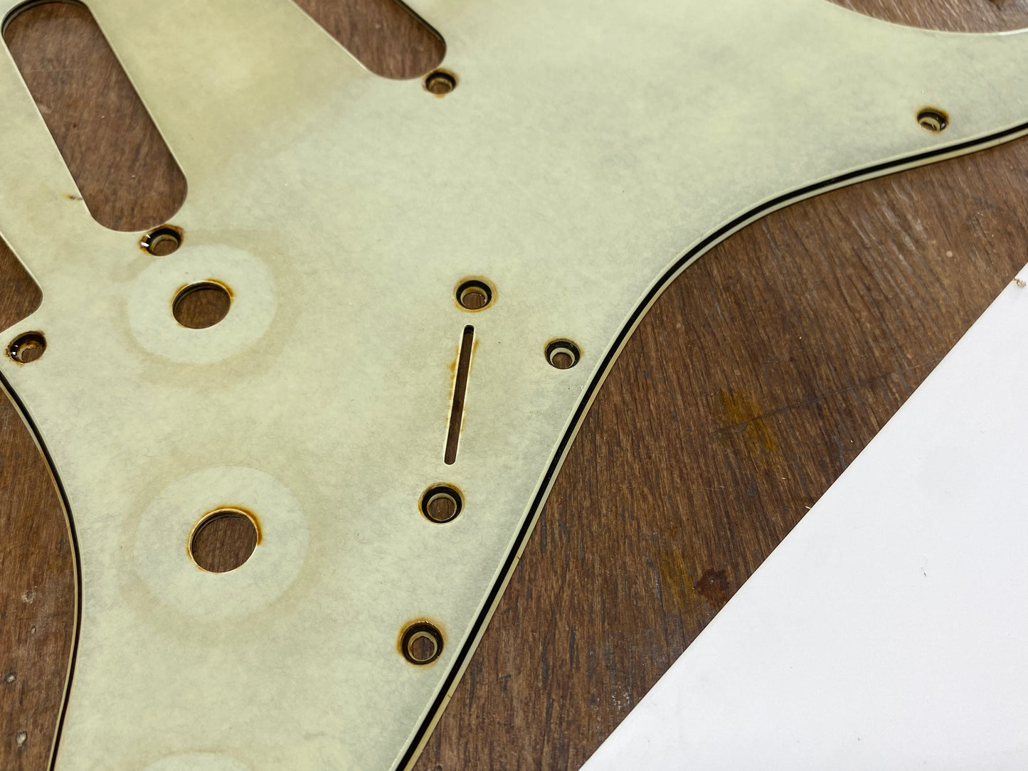 Aged "Mint" Scratchplate GE0230