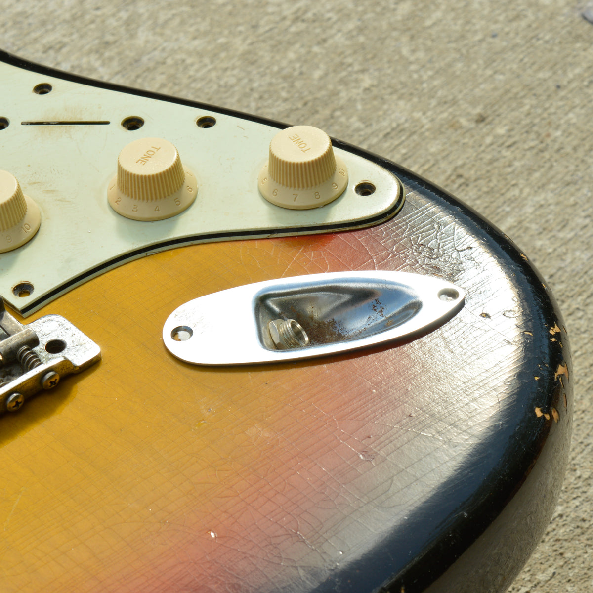 UV Faded 3 Tone Sunburst SC Body & Plastics GE0407 – Golden Era Aged ...