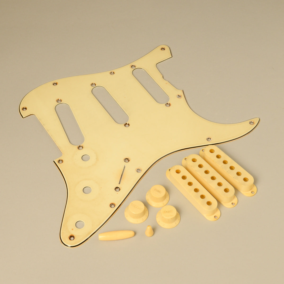 GE0797 '62 Parchment Scratchplate Set