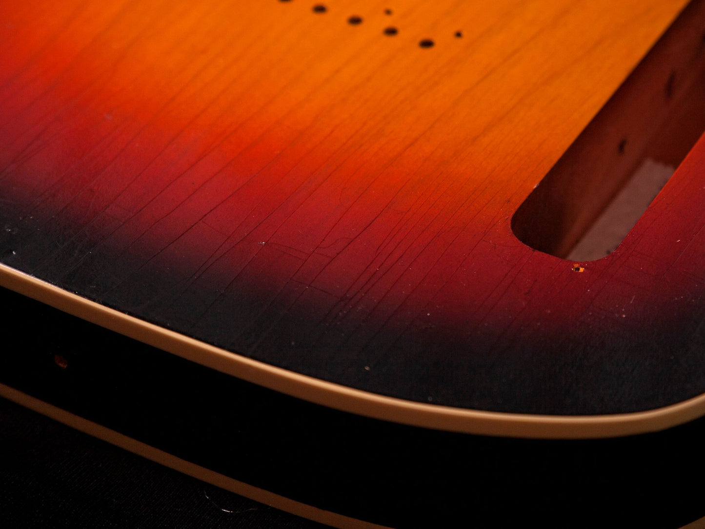 3 Tone Sunburst DB Body GE0280