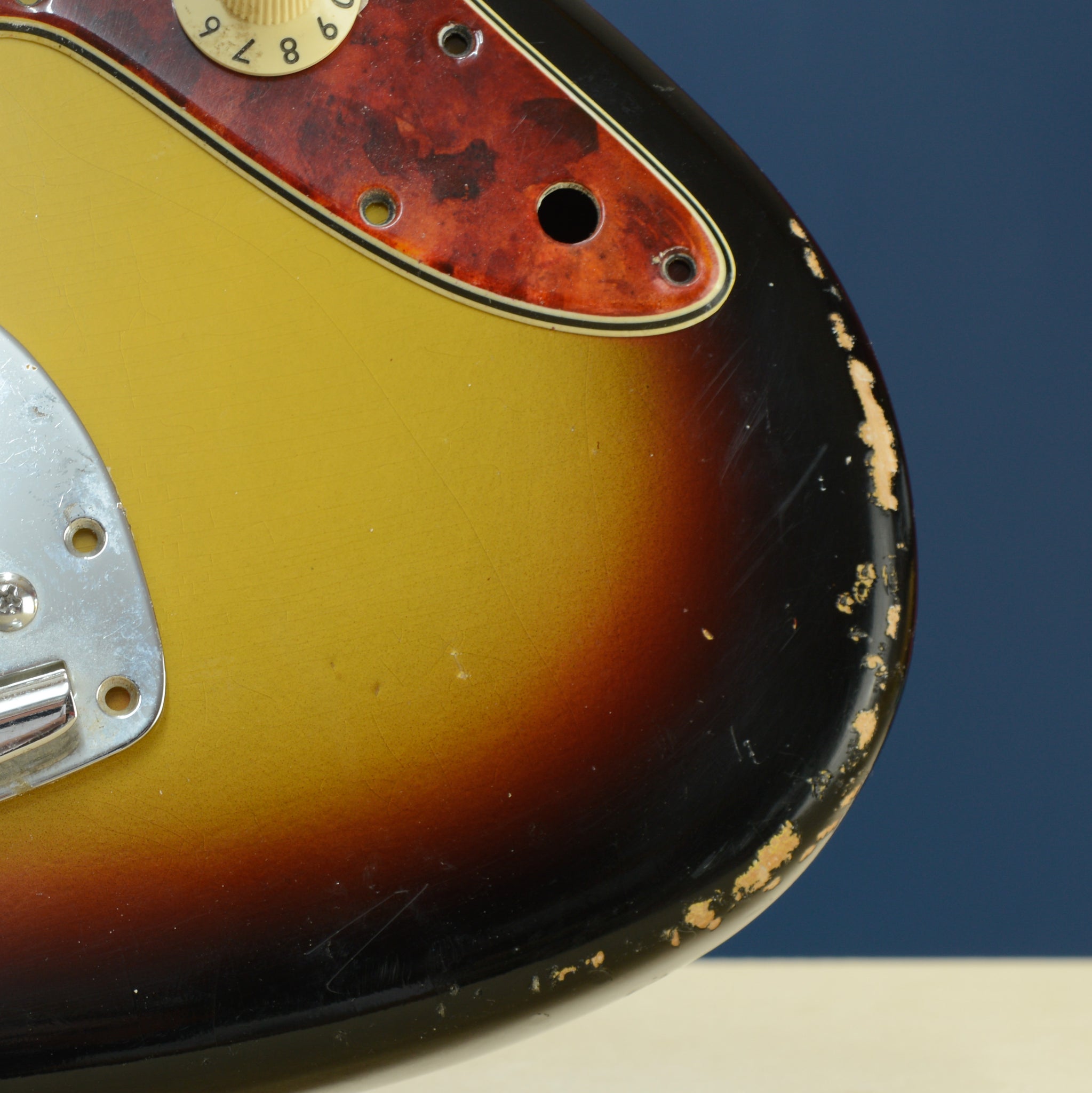 UV Faded 3 Tone Sunburst JM Body GE0578