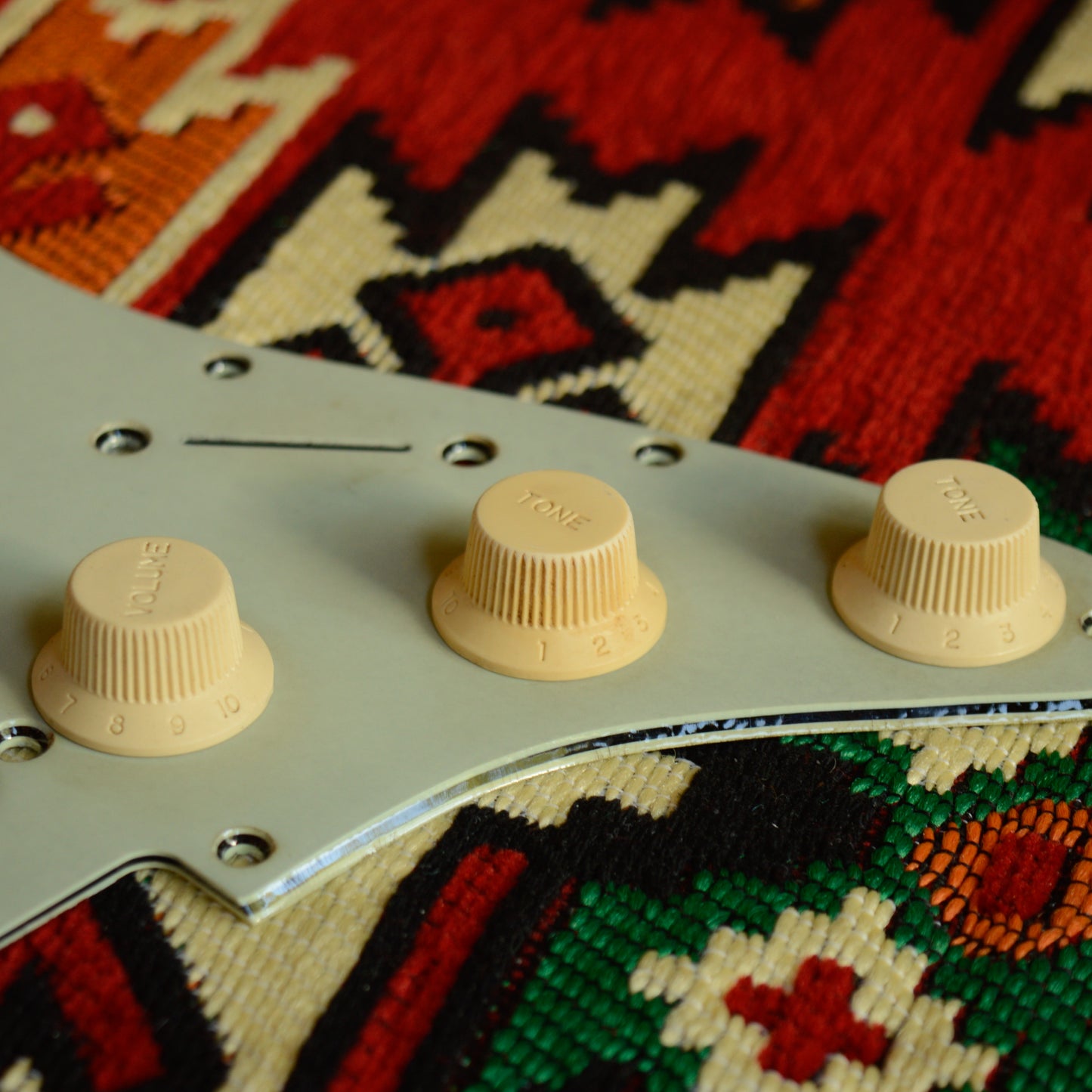 62 Spec Scratchplate and Knobs GE0456