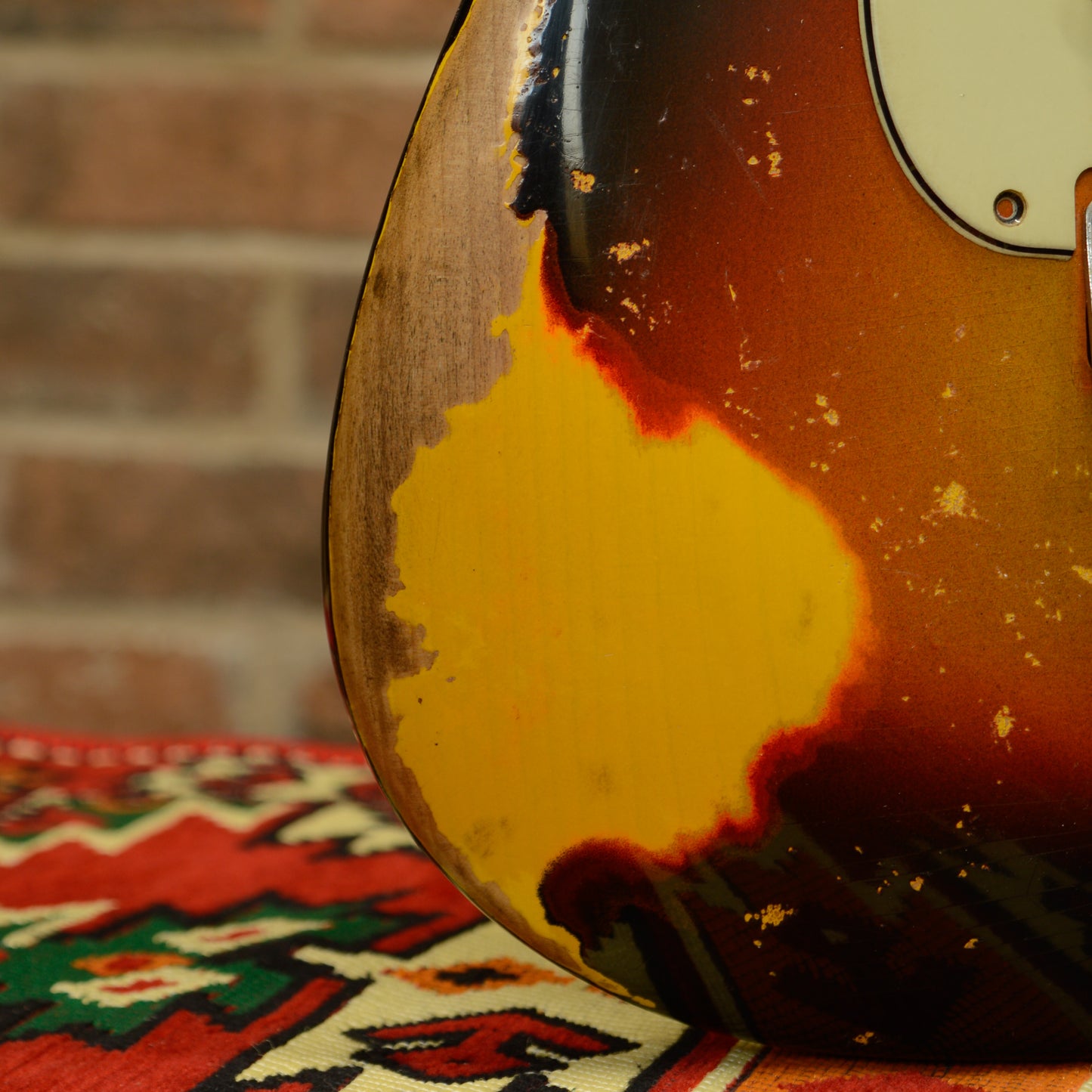 UV Faded 3 Tone Sunburst SC Body, Plastics & Hardware GE0478