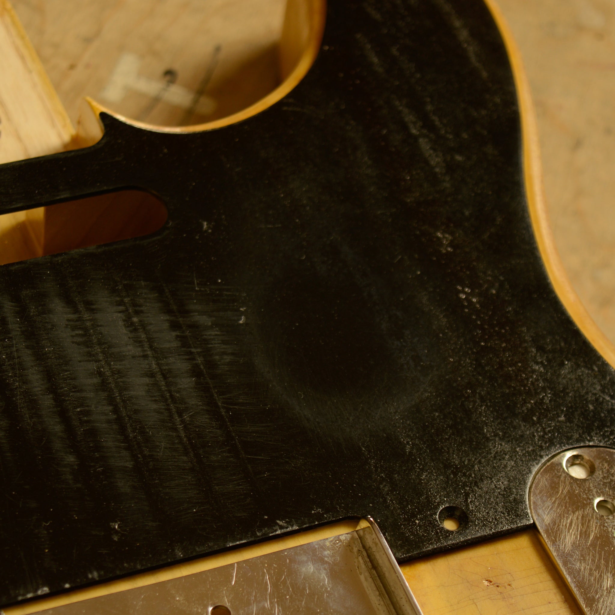 1 Piece Swamp Ash TC Body, Pickguard & Hardware