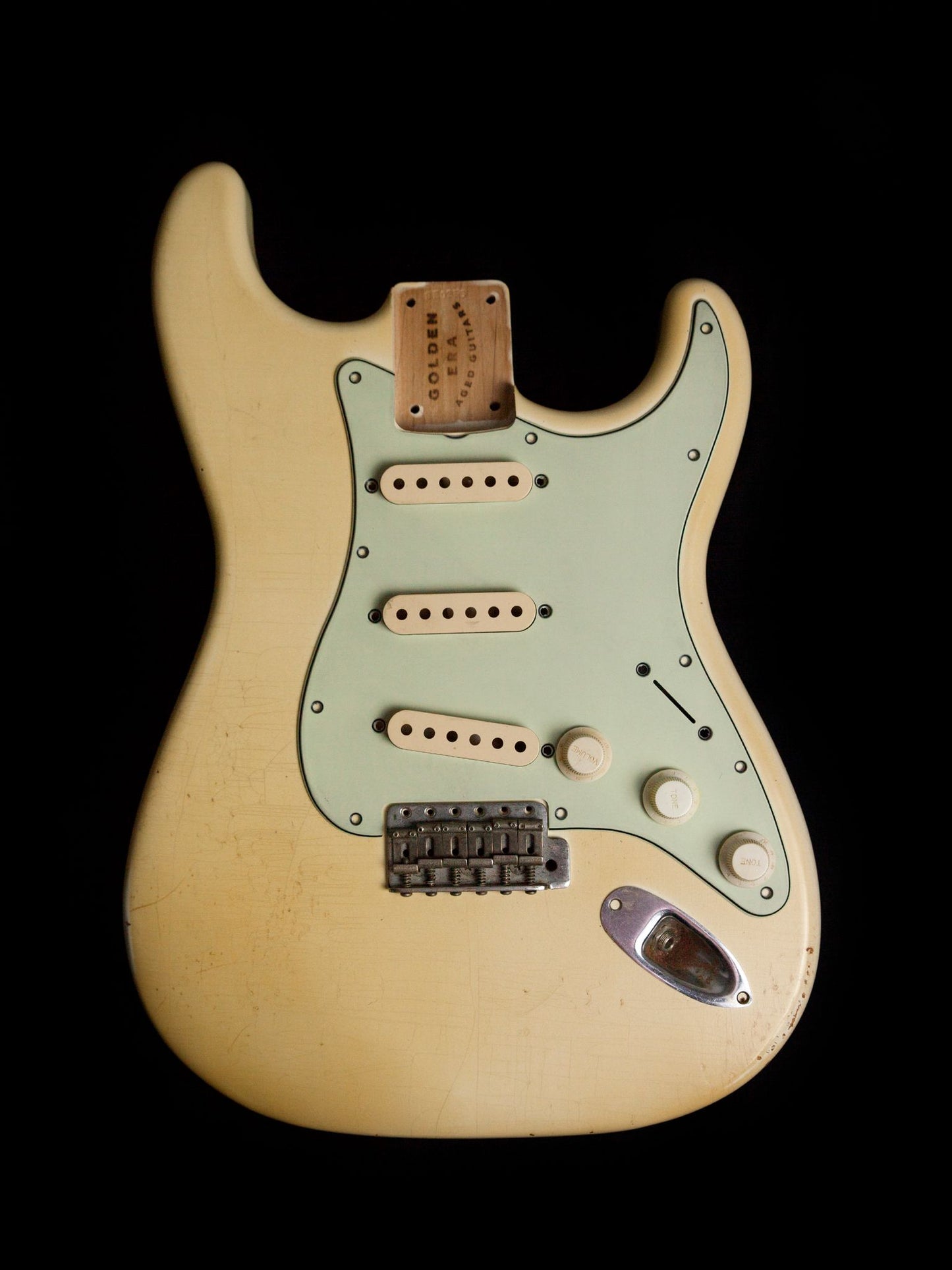 Olympic White SC Body GE0255