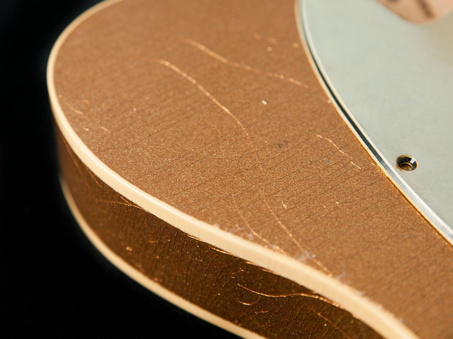Gold Flake DB Body GE0269