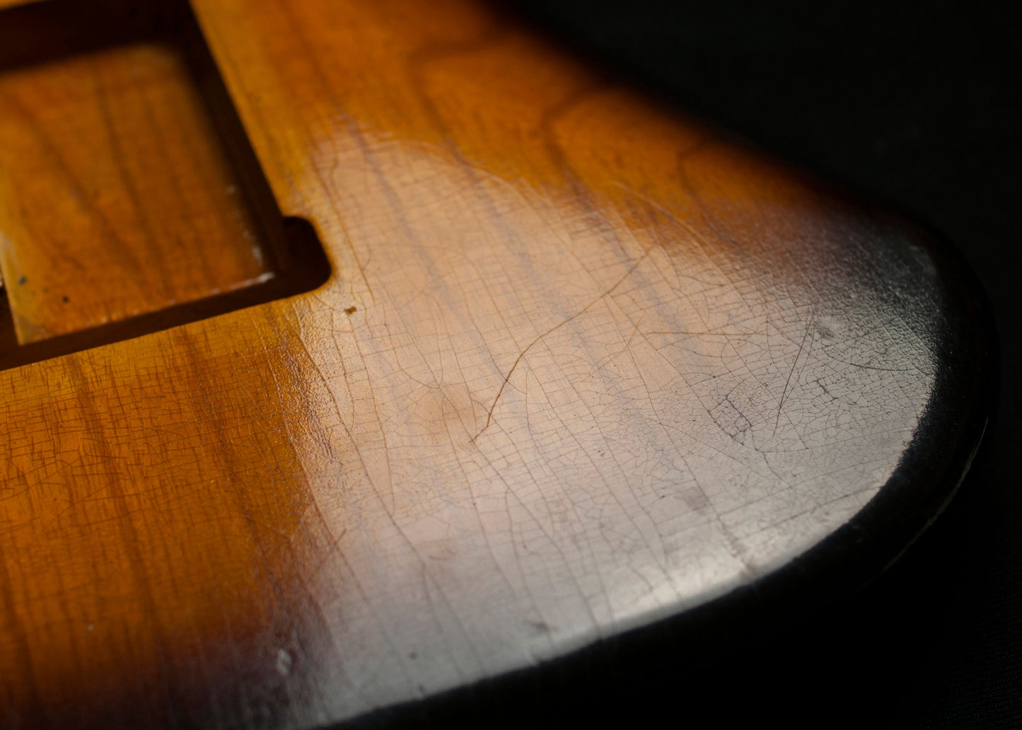 Two Tone Lightweight Swamp Ash SC Body GE0103