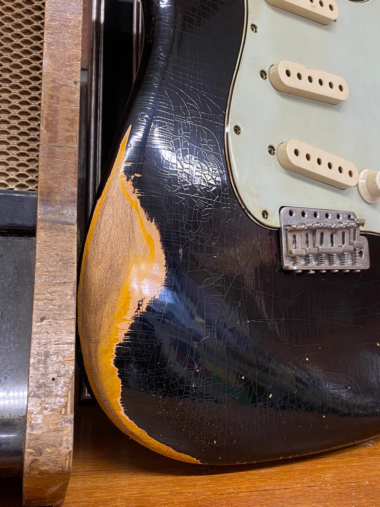 Black SC Body GE0216 & Aged Scratchplate
