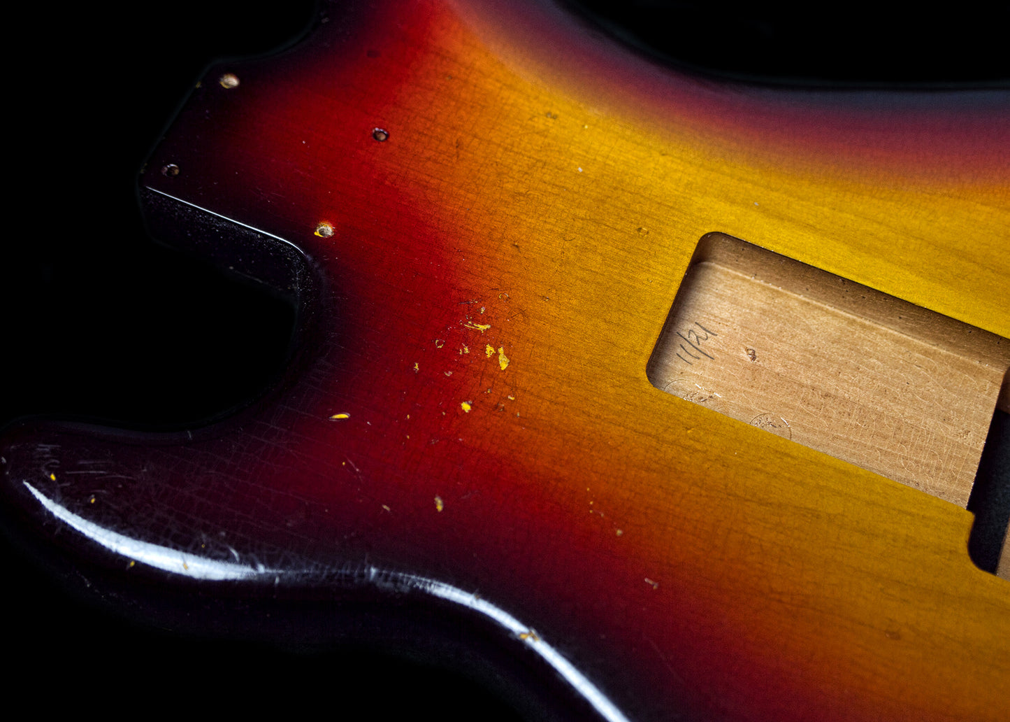 3 tone Sunburst SC body GE0051