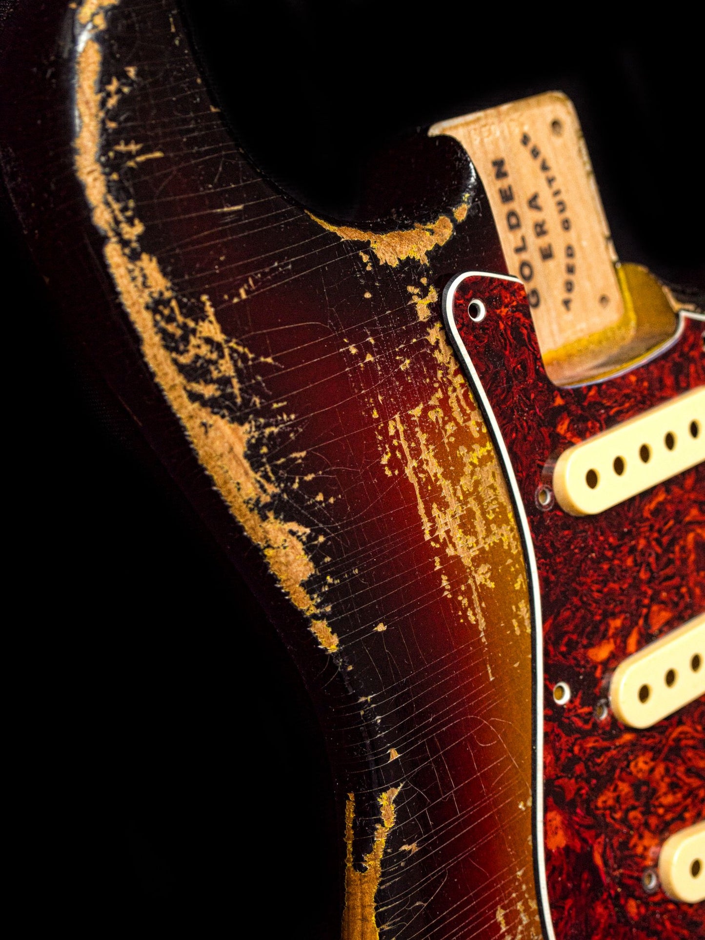 3 Tone Sunburst Body GE0081