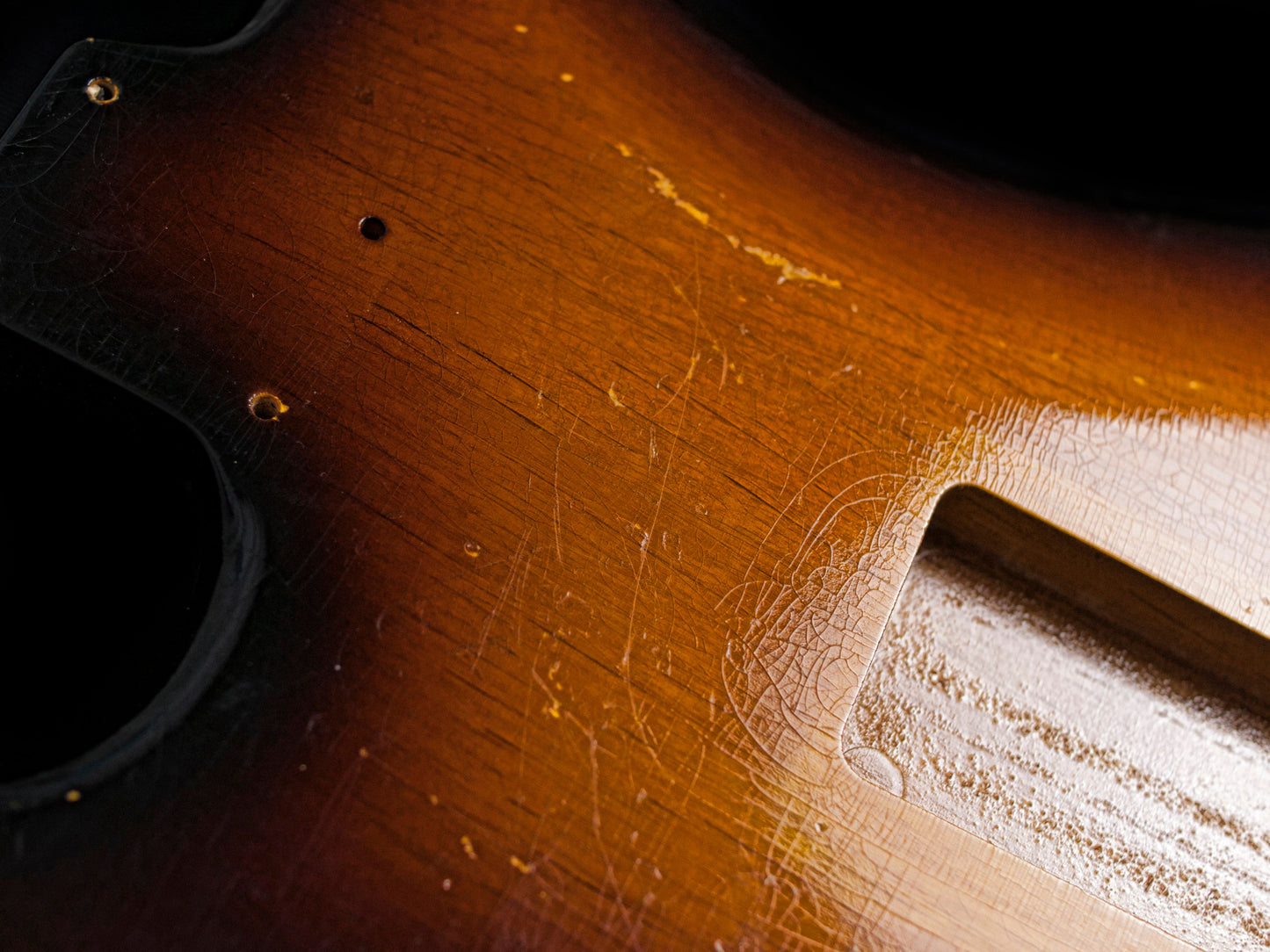 Faded 3 Tone Sunburst SC Body GE0101
