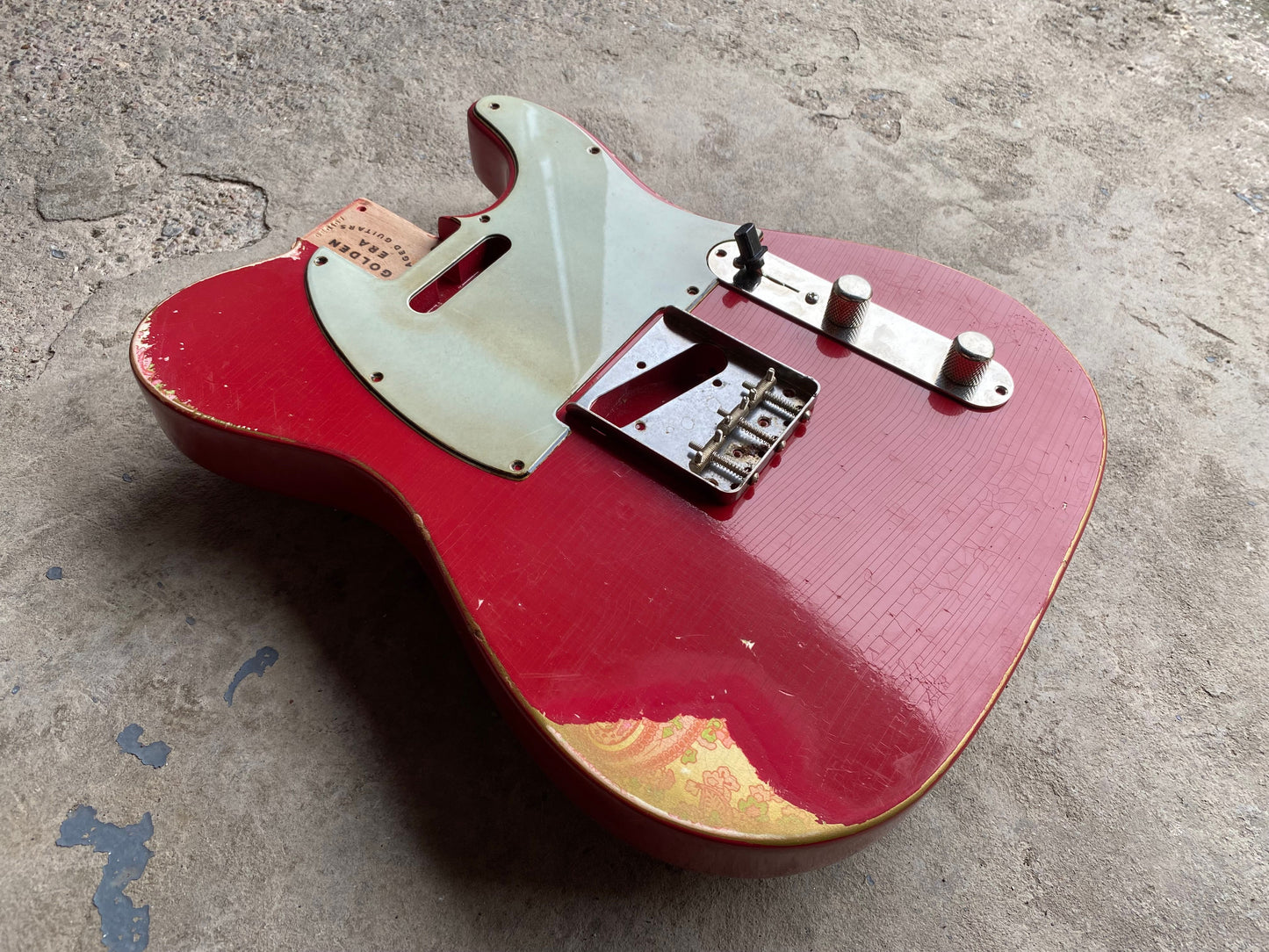 Dakota Red over Gold Paisley TC Body GE0107