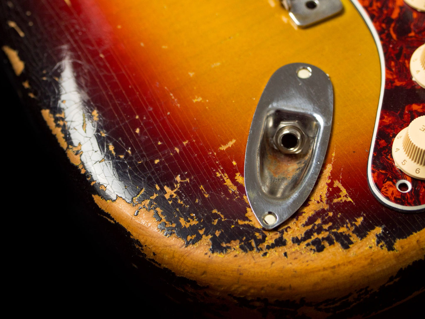 3 Tone Sunburst Body GE0081