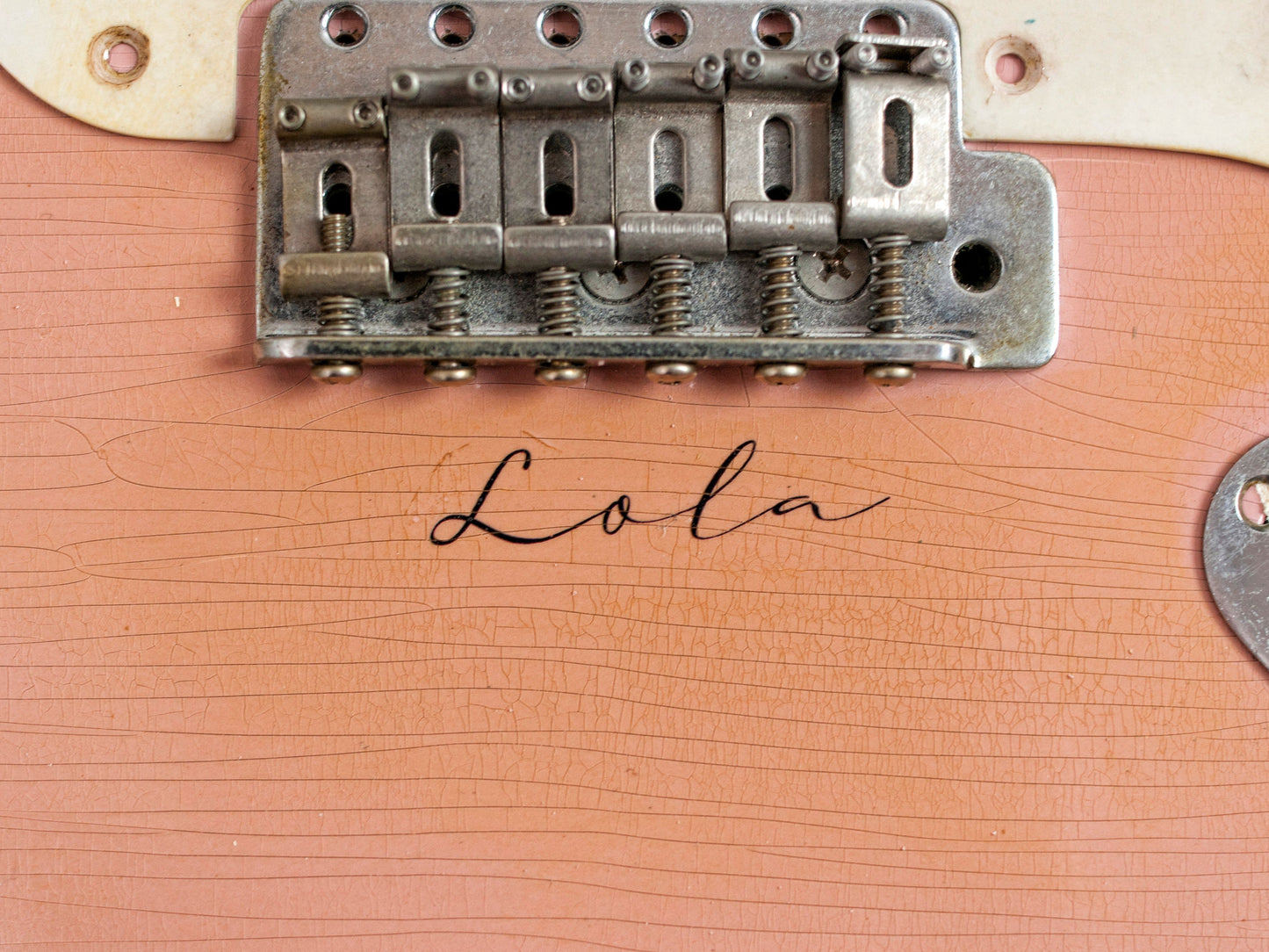 Shell Pink BlueBelle Body and Scratchplate "Lola" GE003BB